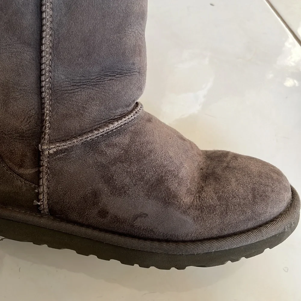 UGG tall grey